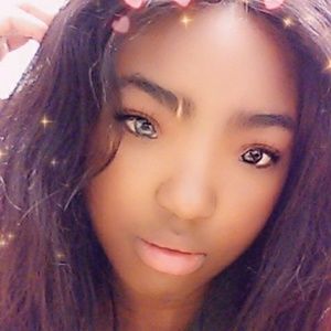 Meet your Posher, Alisha